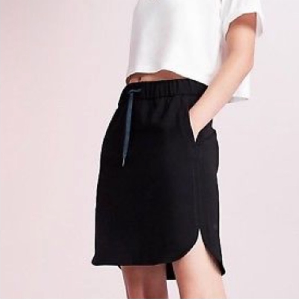 Lululemon On The Fly Black High Rise Skirt size 8 athletic athleisure workout